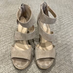 Botkier wedhe suede sandal